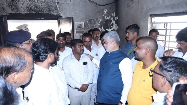 అగ్నిప్రమాదంలో దెబ్బతిన్న చర్చి పునర్నిర్మాణానికి కృషి చేస్తా.. స్పీకర్ గడ్డం ప్రసాద్ కుమార్ హామీ