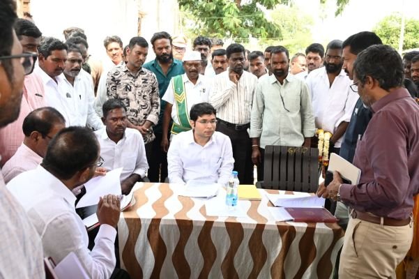 అర్హులైన పేదలందరికీ ఇందిరమ్మ ఇళ్లు - కలెక్టర్ భవేశ్ మిశ్రా.