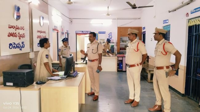 *ప్రజలకు సత్వర పోలీస్ సేవలు*..