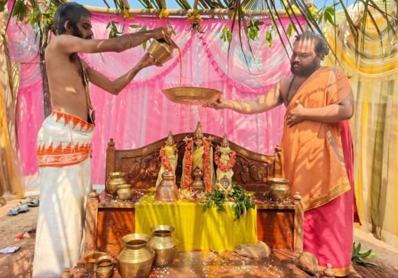 గోవిందా.. గోవిందా.. వైభవoగా శ్రీచక్రస్నానం