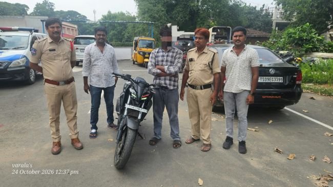 రోడ్ల పై  బైక్ స్టంట్ల పోలీసుల ఉక్కుపాదం