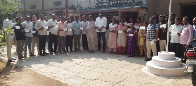 టీఎన్జీవో సభ్యత్వ నమోదులో 55 మంది ఉద్యోగులు