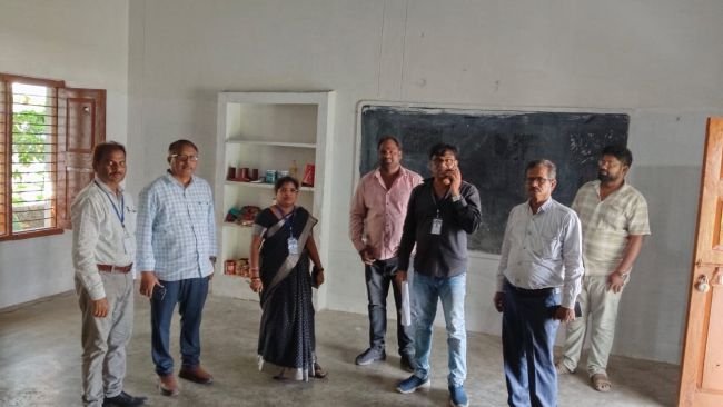 ఎన్నికల పోలింగ్‌ కేంద్రాల పరిశీలన