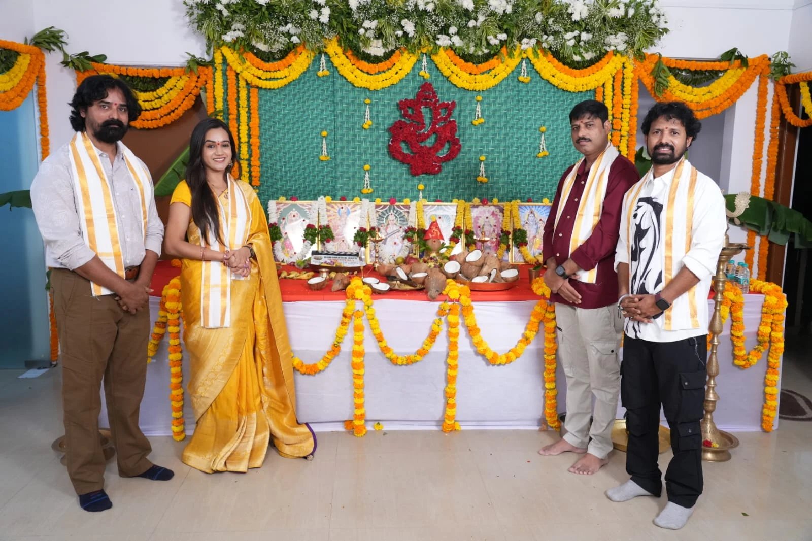 నవ్వుల రానిచ్చేలా 'ఓస్కార్ మిస్సింగ్' సినిమా పూజా కార్యక్రమాలతో ప్రారంభం