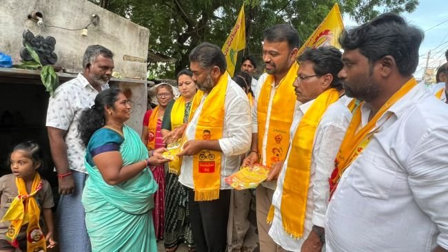 25వ డివిజన్‌లో కోటంరెడ్డి గిరిధర్ రెడ్డి ఇంటింటి ఎన్నికల ప్రచారం