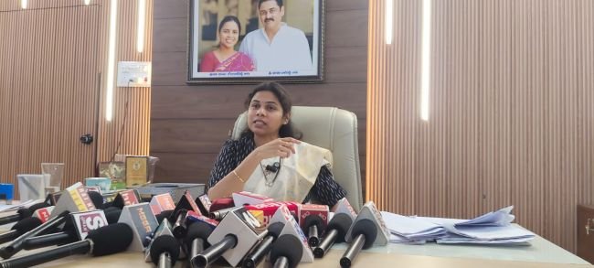 ఆళ్లగడ్డ మున్సిపాలిటీ ఎన్నికల్లో రాజీ కాలేదు. ఎమ్మెల్యే భూమా అఖిలప్రియ