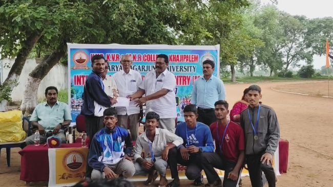 క్రాస్ కంట్రీలో వాగ్దేవి విద్యార్థుల సత్తా