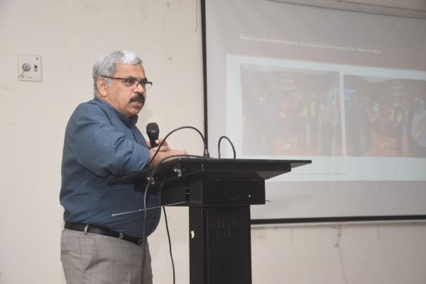 ఏయూ పూర్వ విద్యార్థుల స్పంద‌న అపూర్వం