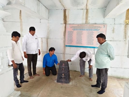చారిత్రక కట్టడాలు, పురాతన దేవాలయాల పరిశీలన......