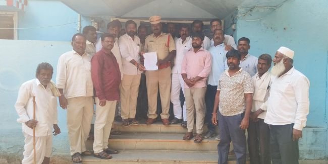 యూట్యూబ్ ఛానల్ పై సర్పంచ్ ఫిర్యాదు.....
