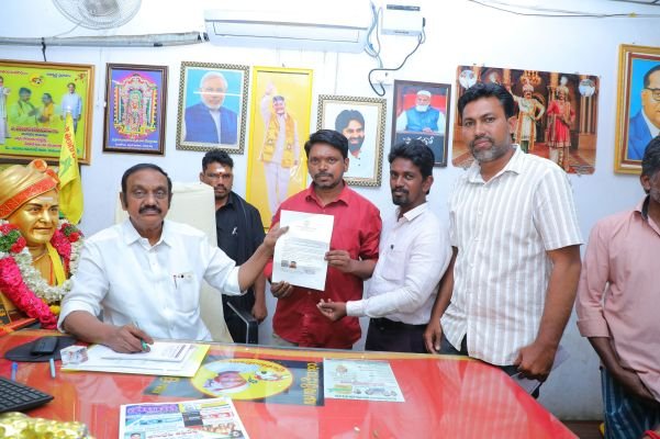 సీఎంర్ఫ్ ద్వారా రూ. 1.56 లక్షల ఎల్ఓసీ అందజేత   ఎమ్మెల్యే చదలవాడ అరవింద బాబ