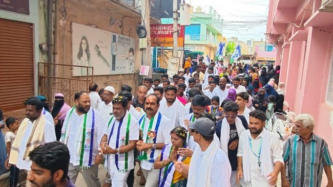 కదిరి  వైసిపి మున్సిపల్ చైర్మన్ అభ్యర్థి అత్తర్ పర్వీన్ ప్రచార హోరు