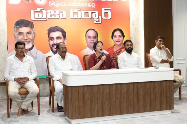 ఎన్ని గ్రూపులున్నా మనది ఒకటే గ్రూప్.. అది టీడీపీ గ్రూప్: ఎమ్మెల్యే ప్రశాంతి రెడ్డి 