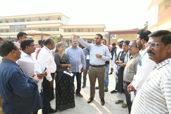ఎన్నికల సామగ్రి పంపిణీలో అప్రమత్తంగా ఉండాలి