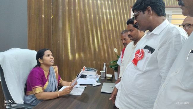 టీడీపీ అభ్యర్థి నామినేషన్ ఆమోదంపై సీపీఎం అభ్యంతరం  ఎన్నికల నిబంధనలకు విరుద్ధంగా వ్యవహరించారని జిల్లా ఎన్నికల అధికారులపై విమర్శలు