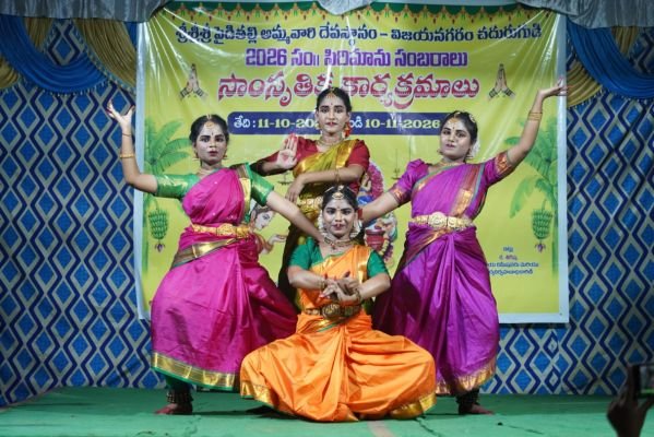 సిరిమాను సంబరాలలో మంజూష బ్రుందన్రుత్యాలు