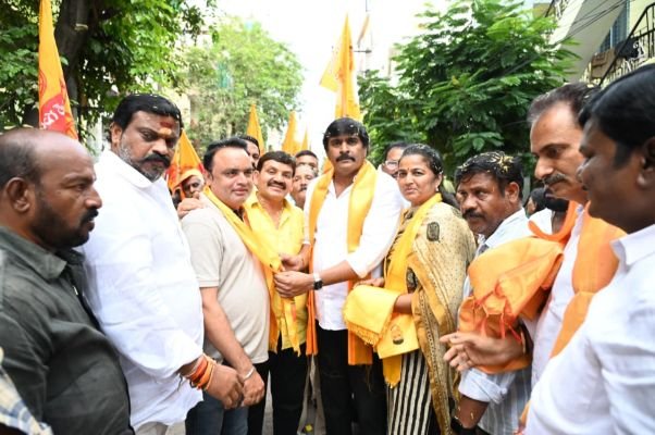 తిరుపతిలో వైసిపికి బిగ్ షాక్  -వలసలతో టీడీపీకి మరింత బలోపేతం  జేబీ సైన్యంలోకి వైసీపీకి చెందిన 150 మంది చేరిక 