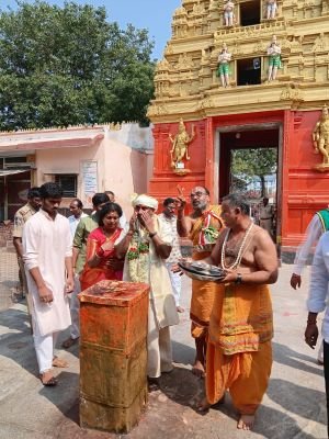 కొండగట్టు అంజన్న ను దర్శించుకున్న తెలంగాణ రాష్ట్ర హైకోర్టు న్యాయమూర్తి నరసింగరావు.
