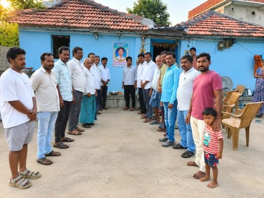 మృతుల కుటుంబాలను పరామర్శించిన మాజీ ఎమ్మెల్యే..