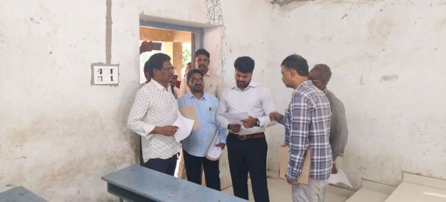 కౌంటింగ్ కేంద్రాలను పరిశీలించిన జిల్లా కలెక్టర్ 