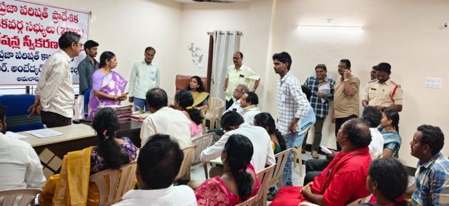 సమస్యాత్మక,  పోలింగ్ కేంద్రాలను గుర్తించి సీసీటీవీ పర్యవేక్షణలో నిఘా ఏర్పాటు చేయాలి..    జిల్లా ఎన్నికల పరిశీలకురాలు     పి ప్రశాంతి, ఐఏఎస్..