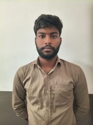 సోమాజిగూడ హెడ్ క్వార్టర్స్      బార్‌లో రివాల్వర్‌తో హల్‌చల్‌.. కస్టమర్లు, బౌన్సర్లకు బెదిరింపులు