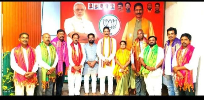 నూతన జిల్లా కార్యవర్గ సభ్యులను అభినందించిన మర్రి శశిధర్ రెడ్డి