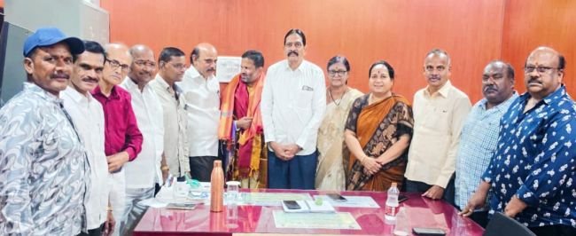 నీటిని పొదుపుగా వాడాలి : నీటి సంరక్షణకు ‘మేము సైతం’ అంటూ ప్రతిజ్ఞ.