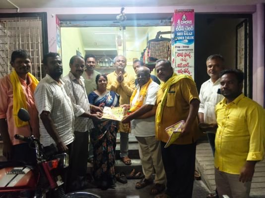 30వ వార్డులో మహబూబ్ బాషా వినూత్న ప్రచారం