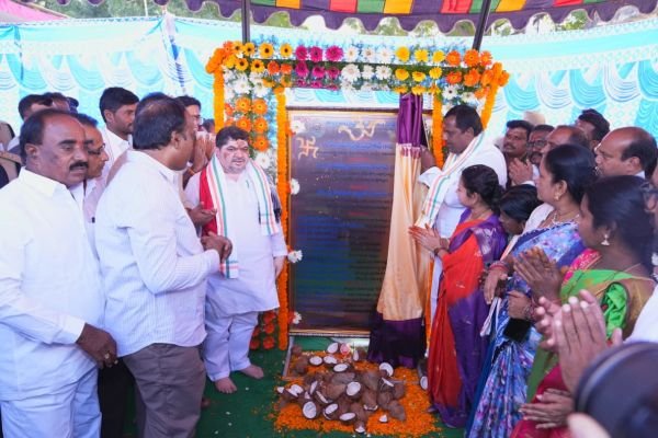 ధర్మపురి బస్‌స్టేషన్ ఆధునీకరణ పనులకు శంకుస్థాపన... ప్రారంభించిన మంత్రులు పొన్నం ప్రభాకర్ అడ్లూరి లక్ష్మణ్