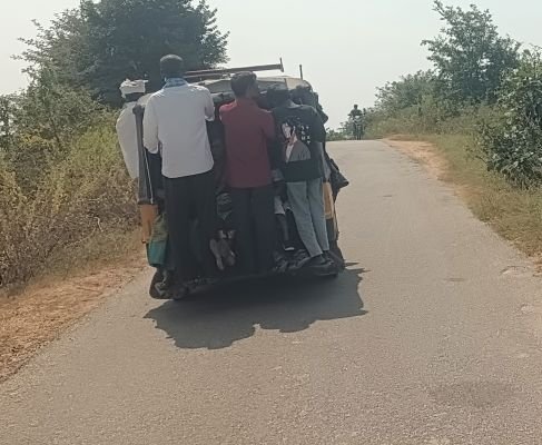 ఆటోల్లో ప్రమాదకర ప్రయాణం!