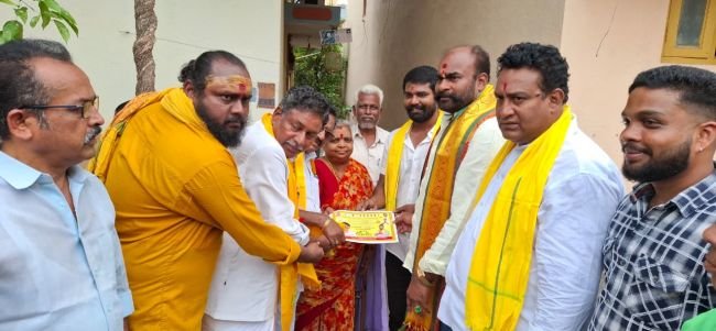 ఆదరించండి..అండగా ఉంటా.. -కొత్తపల్లి ప్రచారంలో కార్పొరేటర్ అభ్యర్థి జగదీష్ 