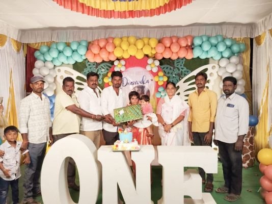 పుట్టిన రోజు వేడుకల్లో పాల్గొన్న సర్పంచ్