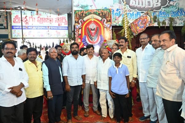 గంగానమ్మ అన్నసమారాధనకు పోటెత్తిన భక్తులు