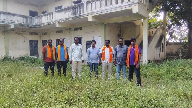 దాతలతో నిర్మించిన భవనాన్ని ప్రభుత్వం ఉపయోగించుకోవాలి