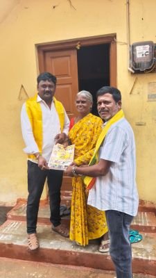 అభివృద్ధి అంటే జీజేఎంకే  సాధ్యం - 52వ వార్డులో  45 లక్షలతో రెండు సిమెంట్ రోడ్లు పూర్తి, మరో రెండుకు శంకుస్థాపన -  మేయర్ అభ్యర్థి కటారి హేమలత గెలుపు కోసం  ' యువ కార్పొరేటర్ పీఎస్ చందు ఇంటింటి ప్రచారం