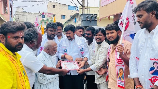 అవకాశం ఇవ్వండి...మార్పు చూపిస్తా -కార్పొరేటర్ అభ్యర్థి రాజారెడ్డి అభ్యర్థన 