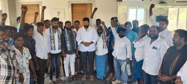 వైఎస్ఆర్ పార్టీలో చేరిన జనసేన నాయకులు
