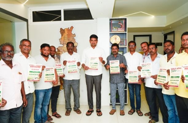 *"చెప్పాం.. చేస్తున్నాం"…   పోస్టర్ ఆవిష్కరించిన మంత్రి కొండపల్లి శ్రీనివాస్..