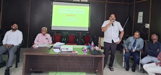 మైక్రో అబ్జర్వర్లకు ఎన్నికల శిక్షణ..   పోలింగ్ ప్రక్రియను నిశితంగా పరిశీలించాలి కమిషనర్ ఎం. జశ్వంత్ రావు..