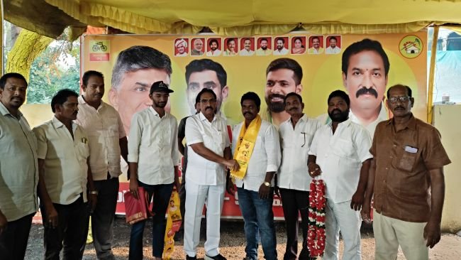 మాజీ ఎంపీటీసీ కుమారుడు తేజ రెడ్డి టిడిపిలో చేరిక