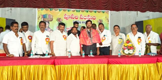 పూసల సంఘం భవన నిర్మాణానికి ఎంపీ నిధులు కేటాయిస్తా.. బోర్‌వెల్ వేయిస్తా: ఎంపీ గడ్డం వంశీకృష్ణ