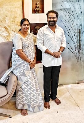 కాట శ్రీనివాస్ గౌడ్‌కు దసరా శుభాకాంక్షలు తెలిపిన ఇంద్రేశం కౌన్సిలర్ మన్నె లక్ష్మి