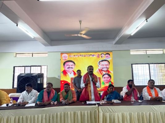 ఓటరు జాబితా సవరణపై ప్రజల్లో అవగాహన కల్పించాలి  పటాన్‌చెరులో బీజేపీ ఆధ్వర్యంలో మేధావుల సమావేశం