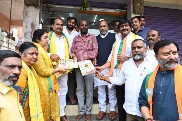 అభ్యర్థులు గెలిపే లక్ష్యం... -తిరునగరిలో కూటమి ప్రచార జోరు  -అభివృద్ధికి పట్టం కడుతున్న కూటమికి అండగా నిలవాలి : జేబీ శ్రీనివాస్ 