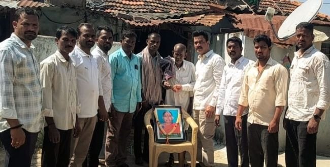 మృతురాలి కుటుంబానికి ఆర్థిక సాయం