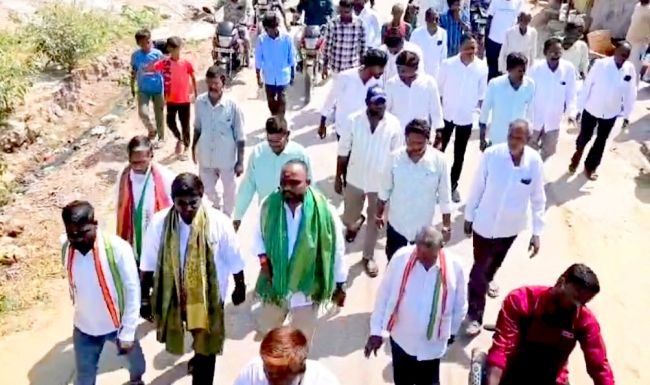 గంగిపల్లిలో ఘనంగా ర్యాలీ.. మానకొండూరు AMC డైరెక్టర్‌గా ముక్కెర సతీష్ ప్రమాణస్వీకారం