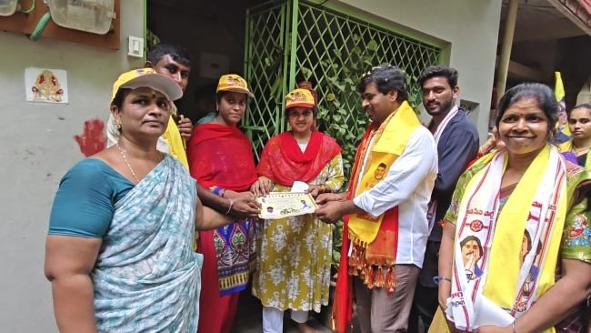 డ్రైనేజీ తాగునీటికి శాశ్వత పరిష్కారం  -53వ డివిజన్ ప్రచారంలో శంకర్ యాదవ్ 