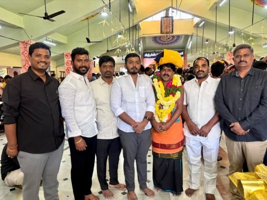 అయ్యప్ప స్వాముల మహా పాదయాత్రలో పాల్గొన్న బీఆర్ఎస్ రాష్ట్ర నాయకులు మాద్రి పృథ్వీరాజ్
