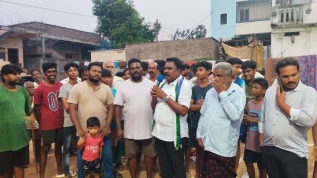 గెలుపే లక్ష్యంగా ప్రచారం  బొబ్బర్లంక, రాజవరం ర్యాలీ గ్రామాల్లో ఇంటింటి ప్రచారం